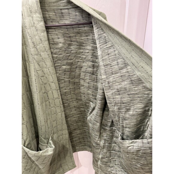 NWT Nike Yoga Therma-FIT Luxe Sz M Reversible Kimono Wrap Jacket Green Oversized - Picture 4 of 11